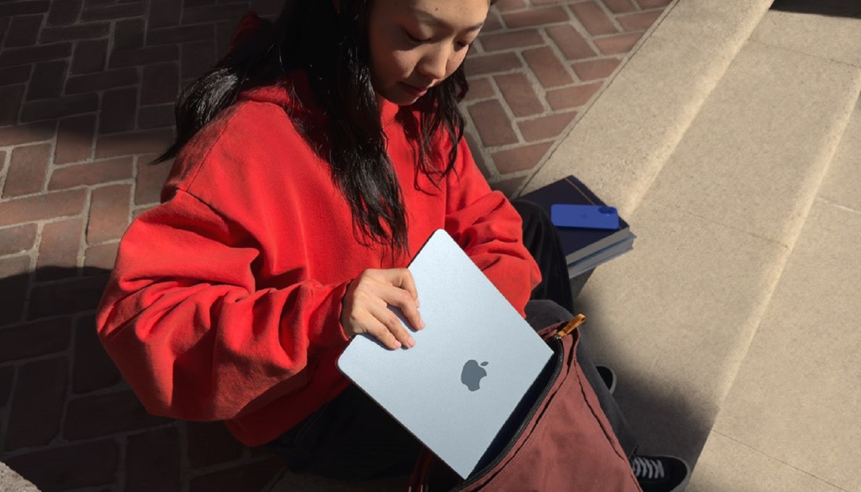 Камера и микрофоны MacBook Air 13 M4
