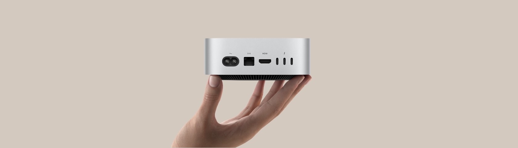 Mac Studio M4 Max - вид спереди