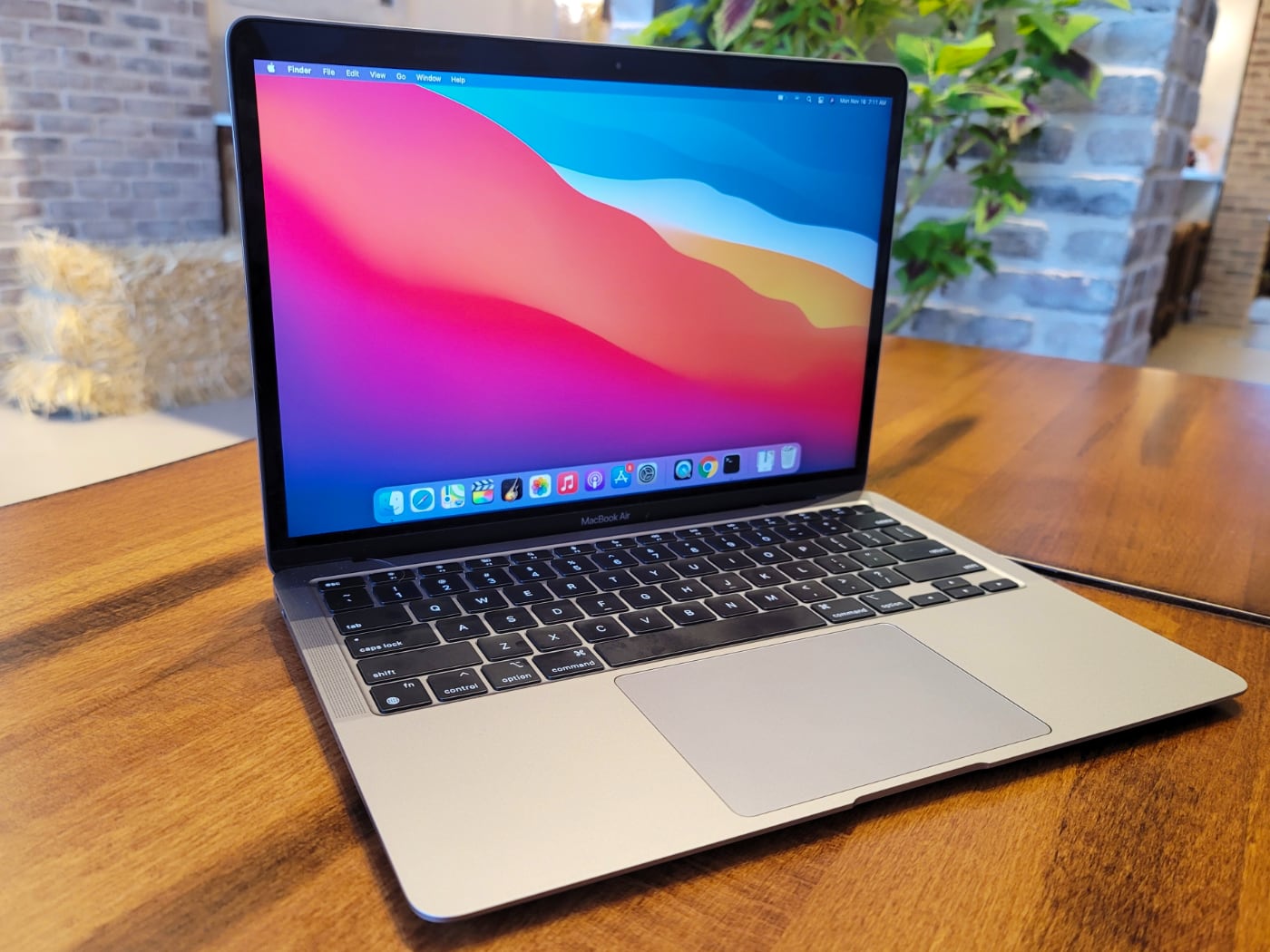 Macbook pro 2020 apple m1 jordan 4 green