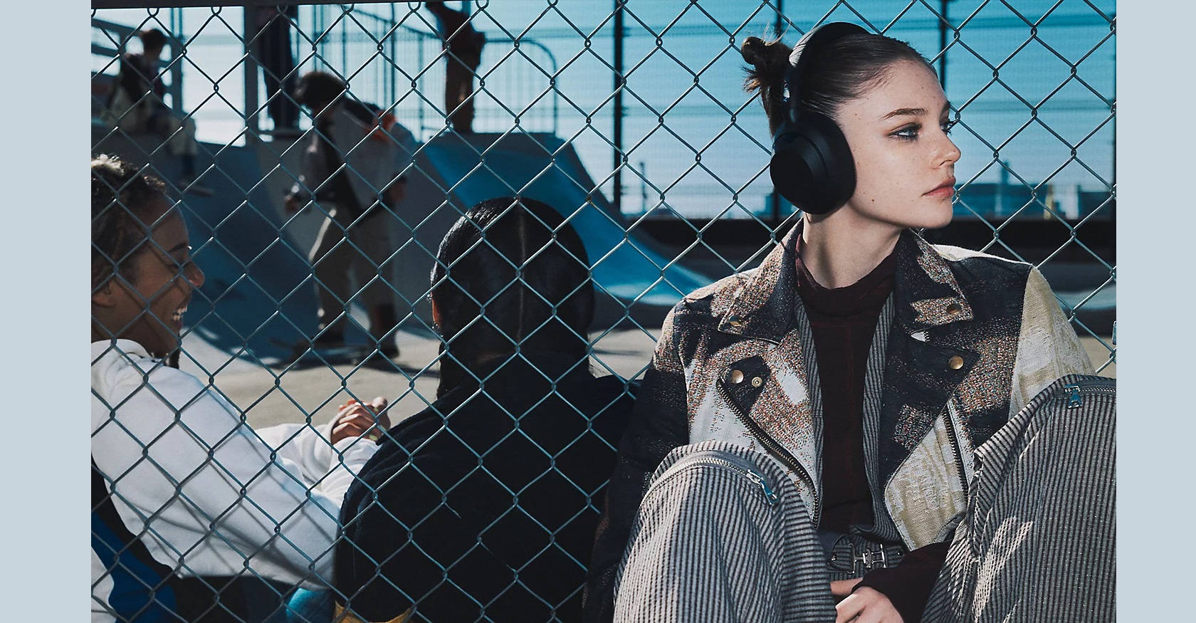 Sony ULT WEAR - с кейсом и аксессуарами