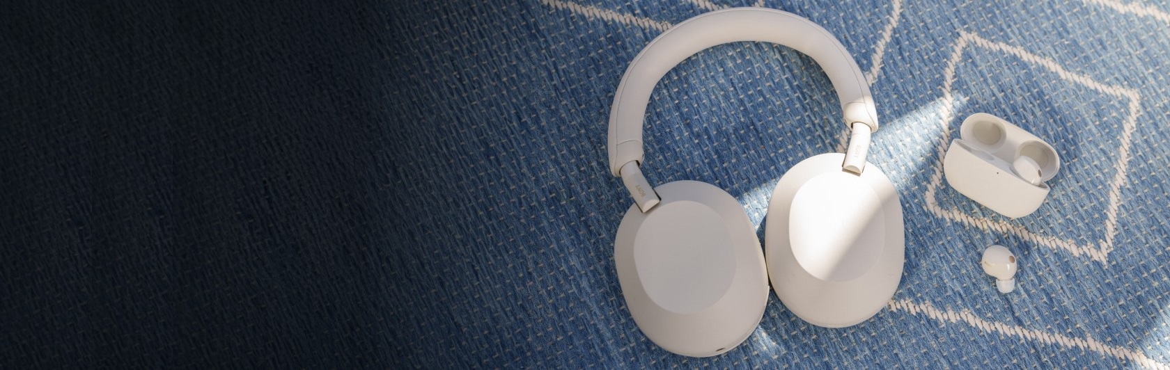 Sony WH-1000XM5 - вид спереди