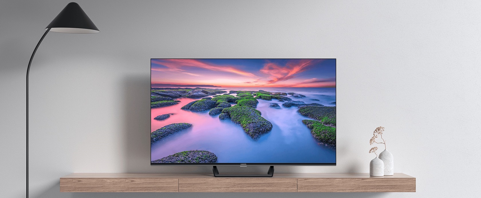 Xiaomi Mi TV A2 43 4K - вид спереди