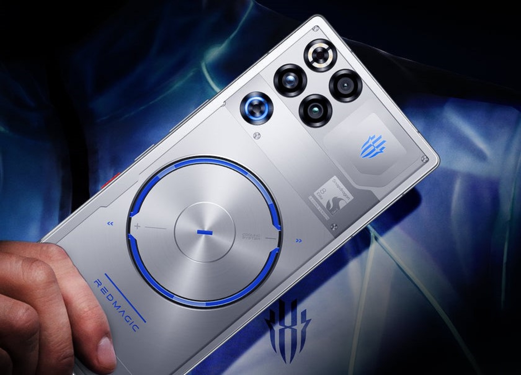 Samsung Galaxy Z Flip 6 – раскрытый вид сбоку