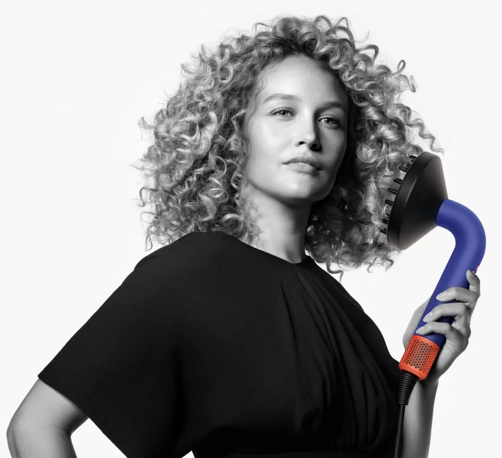 Фен Dyson Supersonic r HD18 в работе