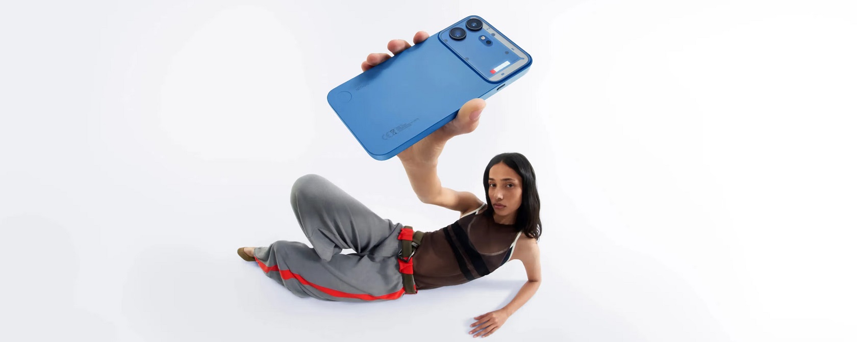 Nothing Phone (4b) — задняя панель и Glyph-подсветка